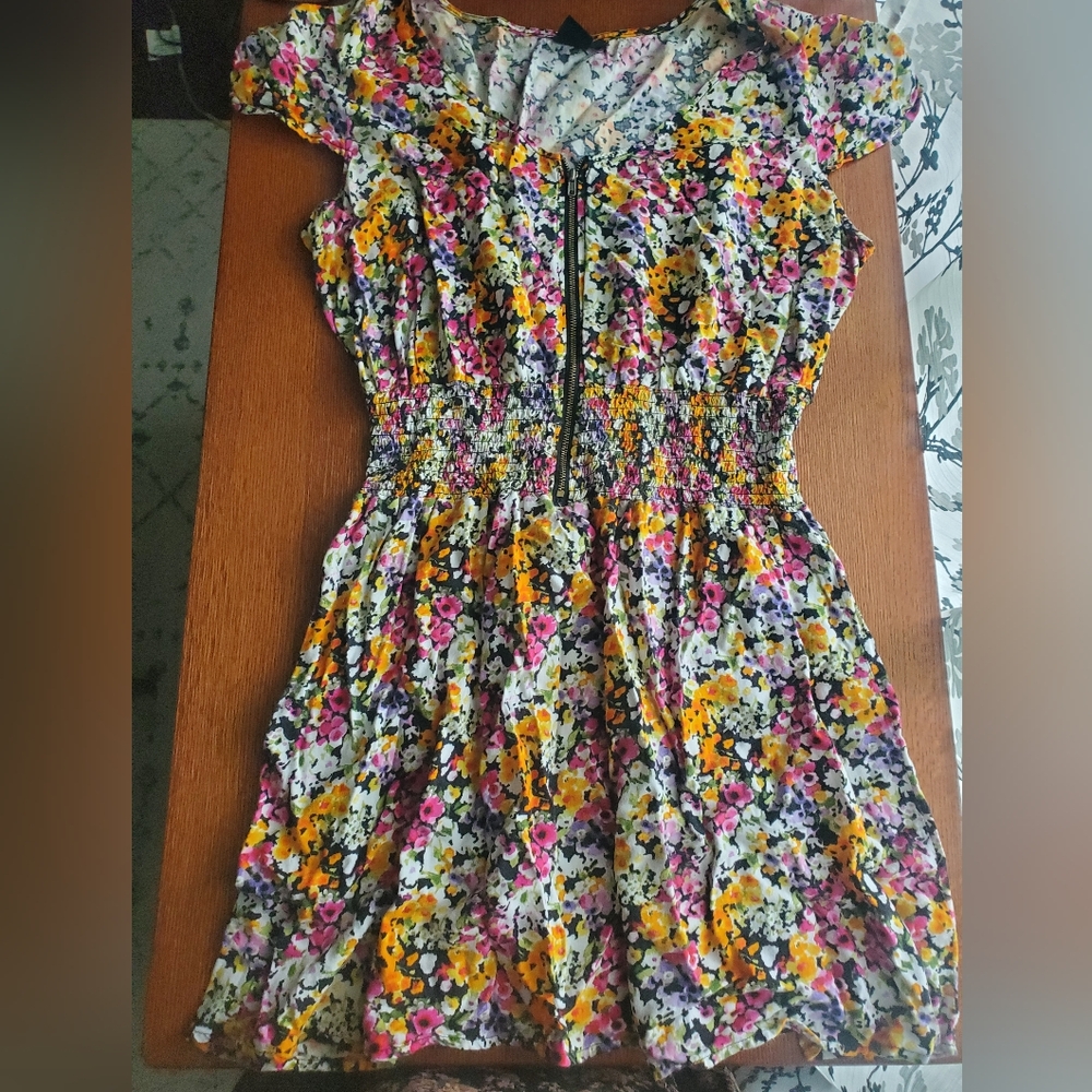 Material Girl Yellow and Red Flutter Sleeve Sundress Size Xl Kids Womens Small